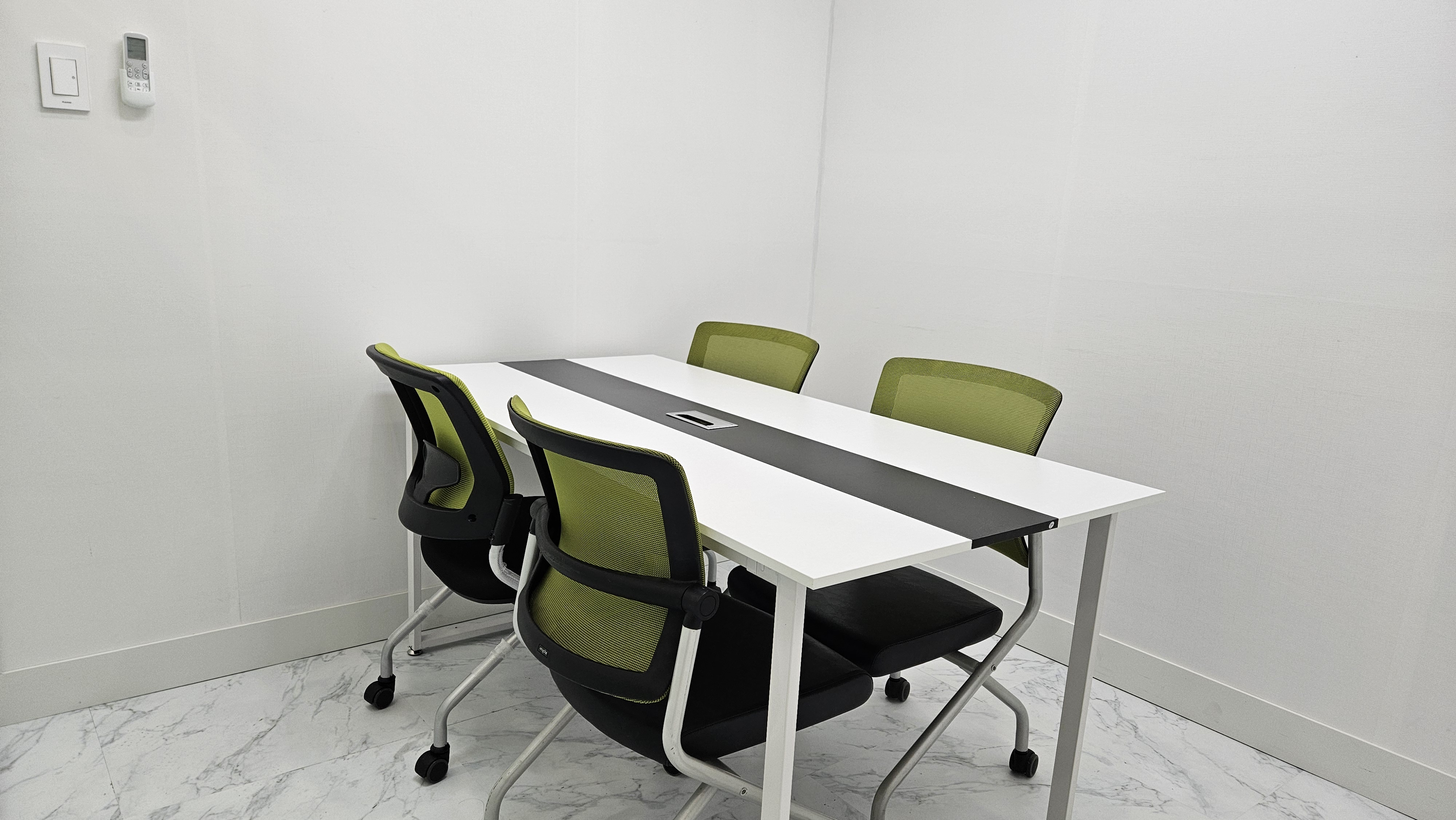 4인실 프라이빗 스터디룸